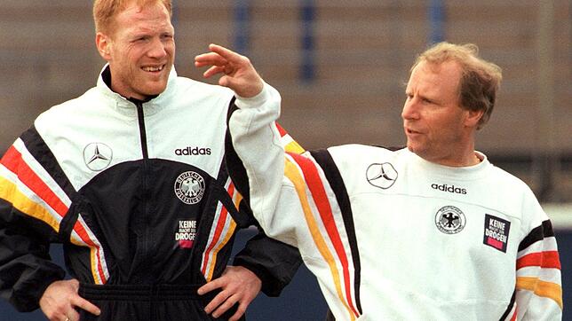 Matthias Sammer (links) mit Berti Vogts.
