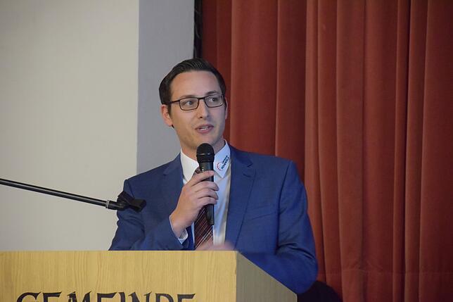 Bürgermeister Florian Zindeler bei der Bürgerversammlung.