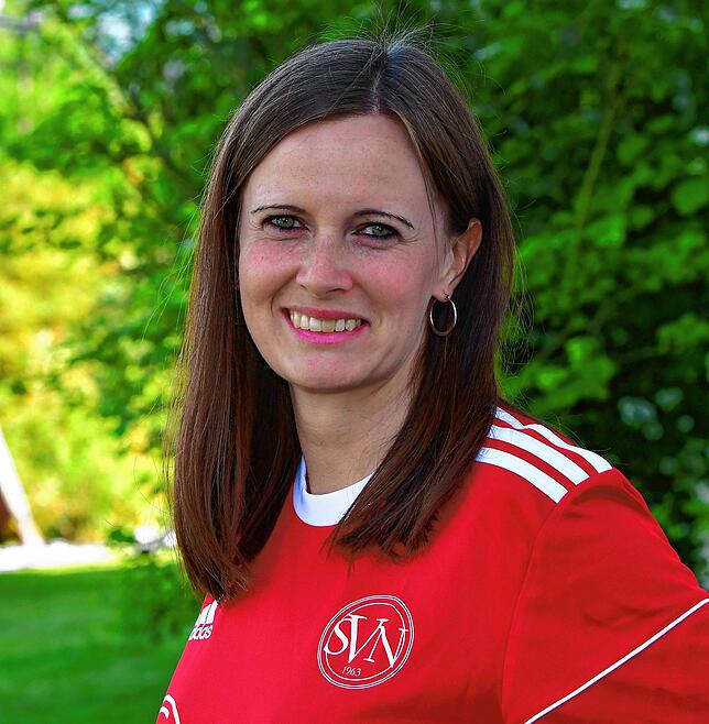Abteilungsleiterin und Spielerin Jenniffer Eckert (SV Niederhof): &bdquo;Wir wollen, dass der Frauenfußball erhalten bleibt. Mit Freude, ...