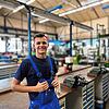 Phil Oberle (19), hier im Höganäs Werk in Rhina, ist glücklich mit seiner Berufswahl.