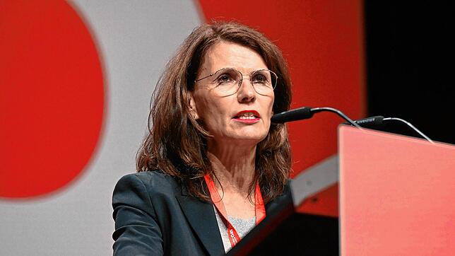 Die SPD-Bundestagsabgeordnete Rita Schwarzelühr-Sutter übernimmt eine Kontrollaufgabe bei der Endlagersuche.