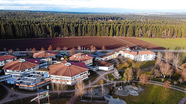 Die Nachsorgeklinik Tannheim &ndash; hier von oben zu sehen &ndash; bekommt ein neues Kinderhaus, auch mit Hilfe der Leserinnen und ...