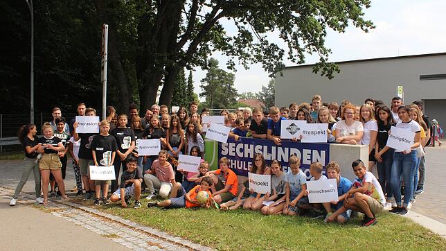 14 Teams werden beim Fußballturnier &bdquo;Kicken gegen Rechts&ldquo; für gegenseitigen Respekt an den Start gehen.