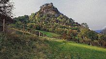 Der Hohenkrähen mit Poppeles Burg, die einem Krähennest gleich auf dem einstigen Vulkan thront.