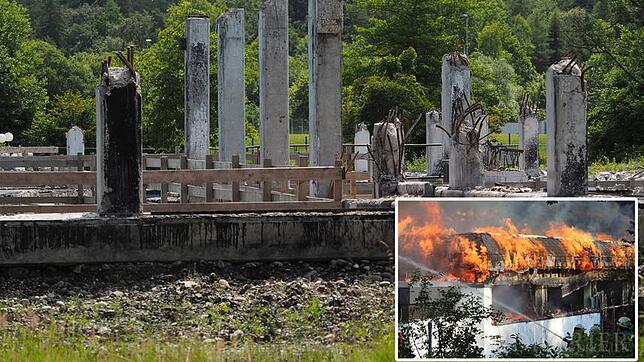 Das Schwaketenbad im Juli 2016 (großes Bild) und die Löschversuche ein Jahr zuvor.