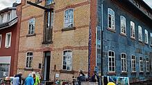 Das ab 1888 errichtete Gebäude der Klosterbergfabrik an der Friedrichstraße 5a ist seit 2022 ein Industriedenkmal. Die Fabrik hat auch ...