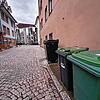 Blockierte Gehwege wie hier in der Innenstadt: Die Mülleimer sollen weg.