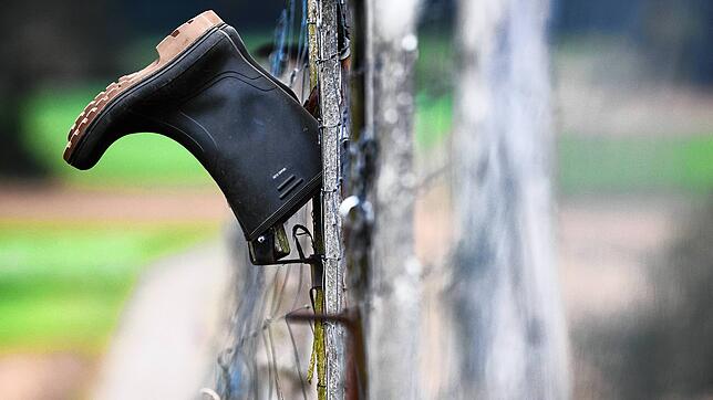 In Baden-Württemberg ist der Polizei ein krimineller Gummistiefel-Fetischist ins Netz gegangen.