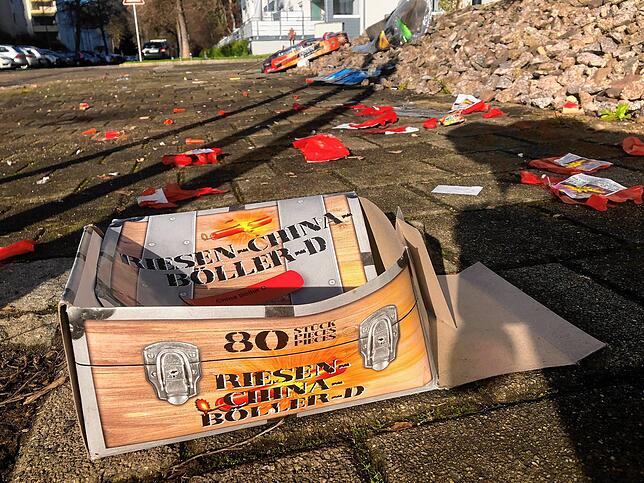 Nach dem Fest bleibt oft der Müll &ndash; wie hier vergangenes Neujahr auf dem Waldshuter Aarberg.