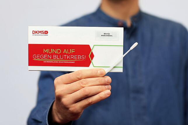 Die Registrierung als Stammzellenspender geht einfach und schnell: Nach dem Ausfüllen einer Einverständniserklärung wird beim Spender ...