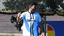 Frederik Edbauer beim Torjubel im Spiel gegen die SG Dettingen-Dingelsdorf. Der Stürmer möchte in seinem Team vorangehen.