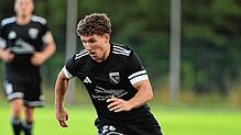 Nicolas Grieger trifft mit dem FC Öhningen-Gaienhofen auf den Landesliga-Rivalen SC Konstanz-Wollmatingen. Foto: Peter Pisa