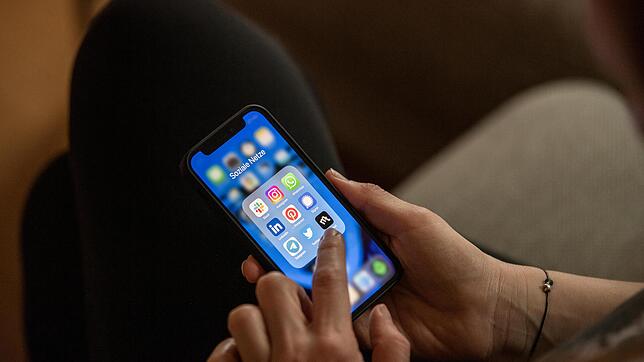 Egal ob Chatten und Videos anschauen - der WLAN-Zugang ist für die meisten Funktionen des Smartphones notwendig.