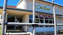Noch bis 2024 hat das Guckloch-Kino einen Mietvertrag im Cinema-Gebäude in der Friedhofstraße. Das soll allerdings danach abgerissen werden.