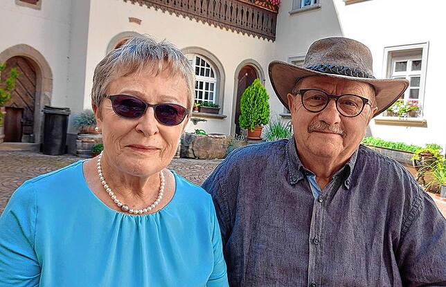 Das Ehepaar Hildegard und Werner Strittmatter aus Schwerzen beteiligt sich intensiv an der ewigen Anbetung im Kloster Ofteringen.