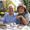 Ein Fotobuch mit Erinnerungen an ihre Reisen nach Peru: Wolfgang Bangert aus Überlingen am Ried hat sich in vielen Bereichen engagiert, ...