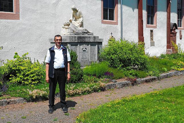 Ernst Winterhalder von der &bdquo;Kalten Herberge&ldquo; ist aktuell einer der besten Kenner seiner Uracher Heimatkirche.