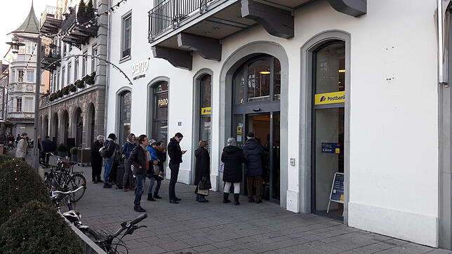 Bild : Die Poststelle an der Markstätte in Konstanz ist regelmäßig überfüllt. Wie soll das in Zukunft funktionieren?