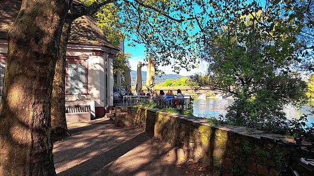 Gutes Wetter und warme Temperaturen lockten auch Ende September noch Menschen in den Schlosspark Bad Säckingen.