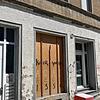Die Türen des Gebäudes in der Markgrafenstraße 10 sind weiterhin verriegelt. Dass hier Leben einkehren wird, bleibt zumindest in naher ...