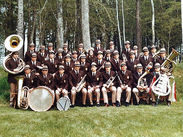 Ab 1972 in modernerer Kleidung auf dem Waldsportplatz in den Berchen.