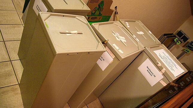 Wahlurnen im Rathaus Görwihl. Am 9. Juni kommen sie wieder zum Einsatz, wenn unter anderem der Gemeinderat neu gewählt wird.