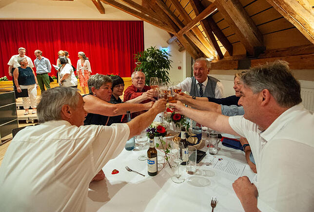 Eine herzliche Freundschaft war allzeit am Festabend zum Jubiläum der 50-jährigen Gemeindepartnerschaft zwischen den beiden ...