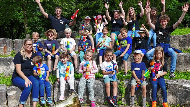 Kinder aus Rielasingen-Worblingen verbringen gemeinsam einen vom Musikverein Rielasingen-Arlen gestalteten musikalischen Nachmittag.