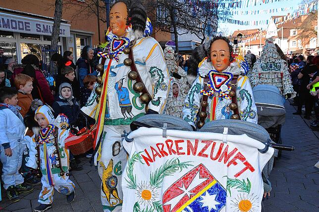 Die Fasnet in Bad Dürrheim, hier die Bad Dürrheimer Narros beim großen Fasnet-Mendig-Umzug 2023, ist immer ein tolles Spektakel, das von ...