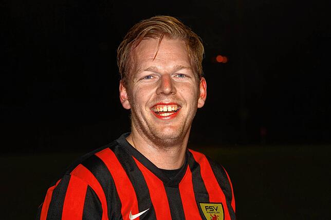 Verlängert: Dominik Uhrig bleibt auch in der Saison 2021/22 Cheftrainer der &bdquo;Zweiten&ldquo; beim SV Herten.