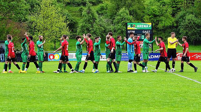 Bild : FC Bodman-Ludwigshafen gewinnt beim TSV Aach-Linz mit 4:2. Wir waren mit der Kamera dabei!