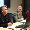 Kommandant Jürgen Graf (links) stellt dem Gemeinderat von Gaienhofen den Bedarfsplan der Feuerwehr vor. Weiter von links: Bürgermeister ...