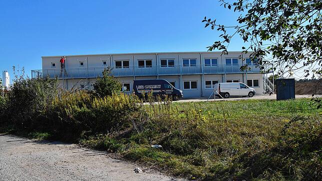 Die Container-Anlage zur Flüchtlingsunterbringung in Steißlingen hat erst seit wenigen Tagen offen und ist schon zu einem Viertel ...
