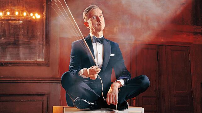 Max Raabe und das Palast Orchester gastieren in der Singener Stadthalle.
