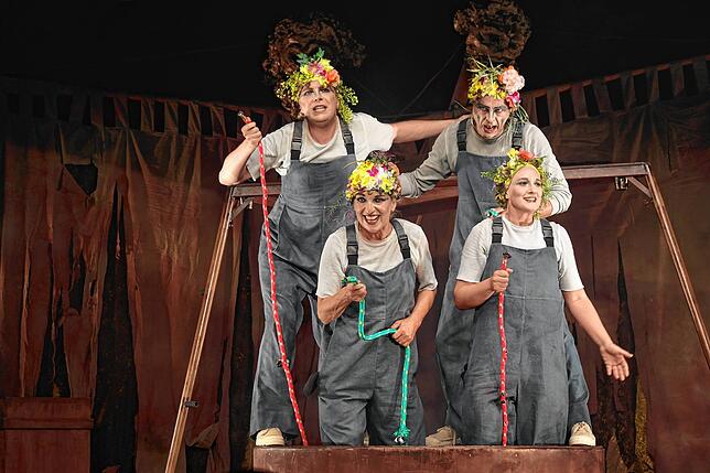 Wollen wir wirklich zurück nach Ithaka. Die &bdquo;Odyssee&ldquo; des Kölner NN Theaters ist gespickt mit witzige Einfällen.