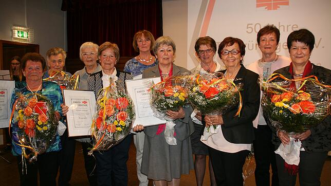 Ehrungen beim Festbankett zum 50-jährigen Bestehen des Turnvereins Grüningen.