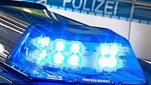 Zu einem schweren Unfall musste die Polizei auf die Landesstraße zwischen Tannheim und Überauchen ausrücken. Foto: Friso Gentsch
