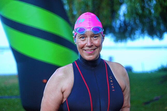 Kurz nach fünf Uhr in der Früh an der Meersburger Therme: die 61-jährige Karin Oser aus Basel.