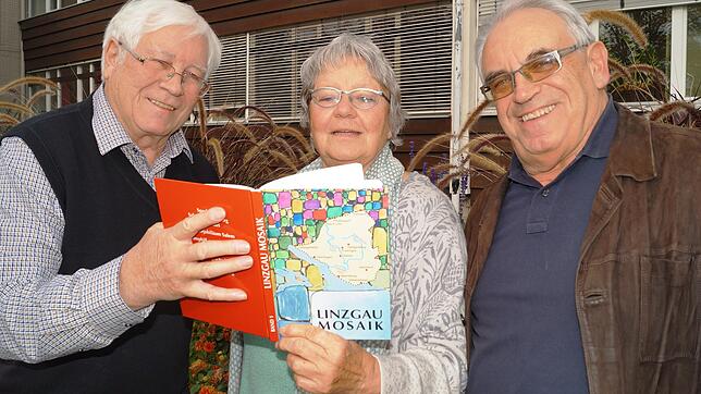 Die Autoren Hugo Gommeringer, Gerlinde Kriese und Albert Mayer (von links) haben auch im zweiten Linzgau-Mosaik-Band regionale ...