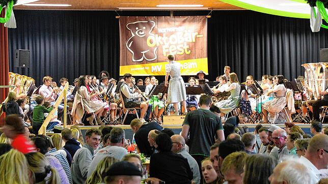 2 Wutöschingen: Blasmusik, Bier und bärige Unterhaltung bietet das 49. OktoBär-Fest des Musikvereins Horheim am 2. und 4. Oktober. Am ...