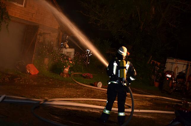 Bild 13: Bilder vom Scheunenbrand in Klengen