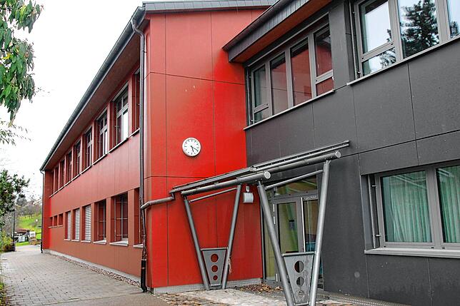 Mit großem Finanziellen Aufwand wurden die beiden Albbrucker Schulen, die Grundschule Buch und die Grund- und Gemeinschaftsschule ...
