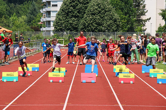 Bild 40: Bilder vom Kreisfinale des Schulwettbewerbs &bdquo;Jugend trainiert für Olympia&ldquo; am Donnerstag im Langensteinstadion Tiengen