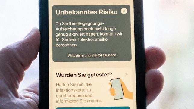 Die deutsche Corona-App und die schweizerische Tracing-App SwissCovid. Beide haben die gleiche Funktion, sind aber noch nicht ...