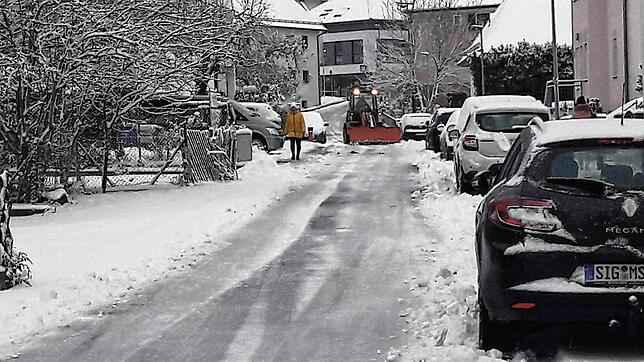 Klirrend kalt ist es, besonders wenn der Ostwind pfeift. Und es gibt in diesem Winter genügend Schnee, wie auch in der Pfullendorfer ...