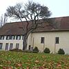 Die ehemalige Kapuzinerkirche ist stark sanierungsbedürftig. Vor allem der Dachstuhl oberhalb des Eingangsbereich muss dringend erneuert ...