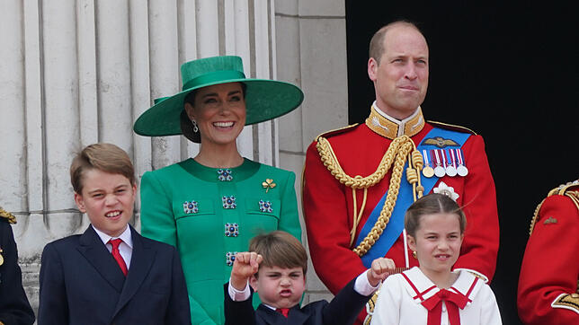 Im britischen Königshaus ist er immer für einen Lacher gut: Prinz Louis (Mitte), der jüngste Sohn von Prinzessin Kate und Prinz William.