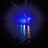 Das Feuerwehrboot im Einsatz am Samstag, 19. Juli, auf dem See vor Markelfingen. Der vermisste Schwimmer konnte nicht mehr lebend ...