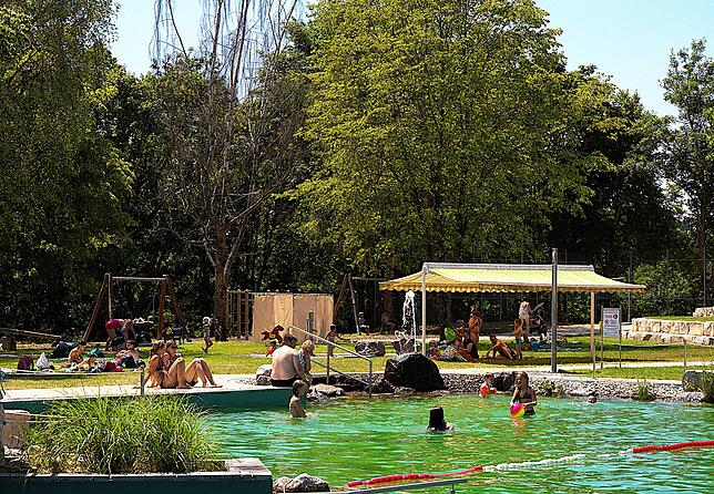 Auf den weiteren Verlauf der Corona-Pandemie kommt es an, wann sich wieder das volle Leben im Thalheimer Naturbad entfalten kann.
