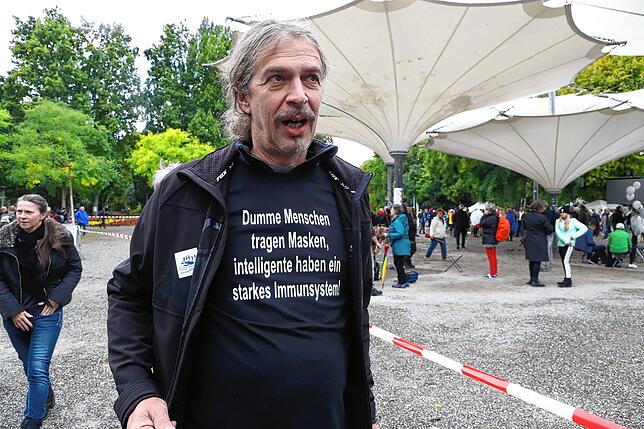 Matthias Nedele aus Reutlingen: &bdquo;Corona ist nur wie eine Grippe. Masken bringen nichts. Unsere Freiheit ist mir wichtig.&ldquo;